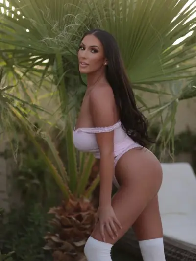 ISEESEXY_Bree_Sept24_WEB_BLUR_25
