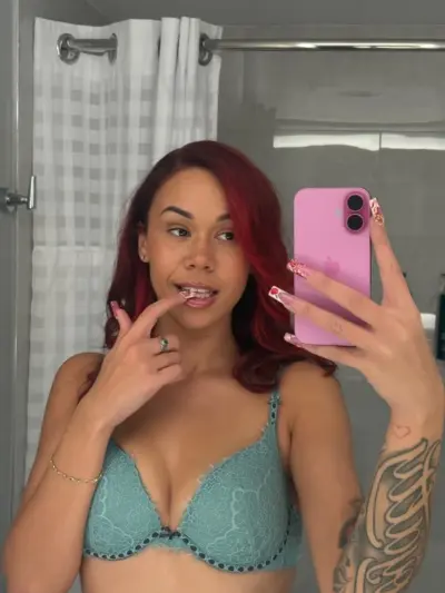 Facetune_20-12-2024-21-59-12