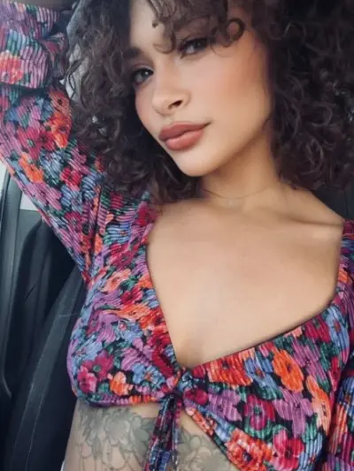 Facetune_22-01-2025-23-59-05