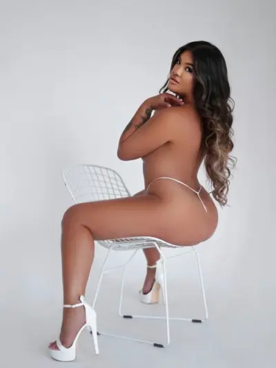 ISEESEXY_Veronica_WEB_8