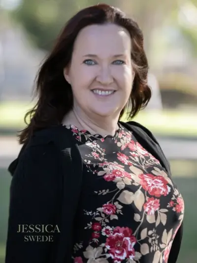 JESSICA-SWEDE_park_2328-2