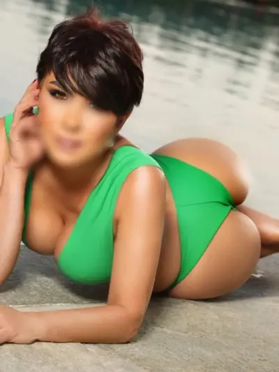 Facetune_22-10-2023-04-09-21
