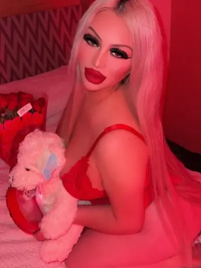 Facetune_14-02-2025-03-29-32