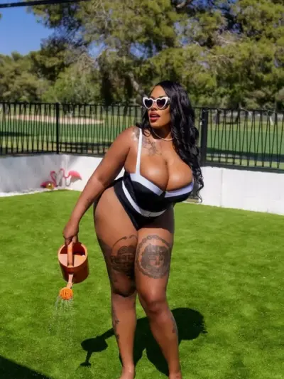 Facetune_03-05-2024-18-30-42